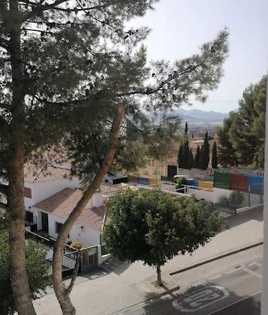 Views, Family & Private Parking In Alto Albayzin Apartment กรานาดา ภายนอก รูปภาพ