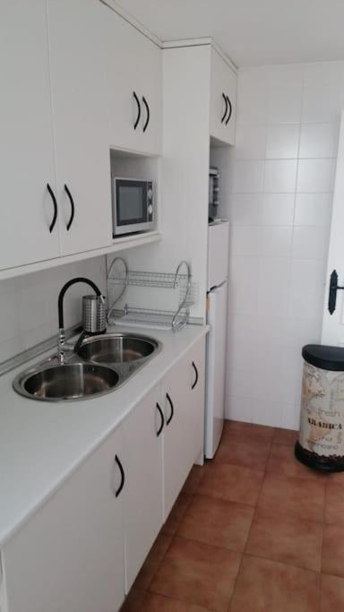 Views, Family & Private Parking In Alto Albayzin Apartment กรานาดา ภายนอก รูปภาพ