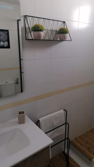 Views, Family & Private Parking In Alto Albayzin Apartment กรานาดา ภายนอก รูปภาพ